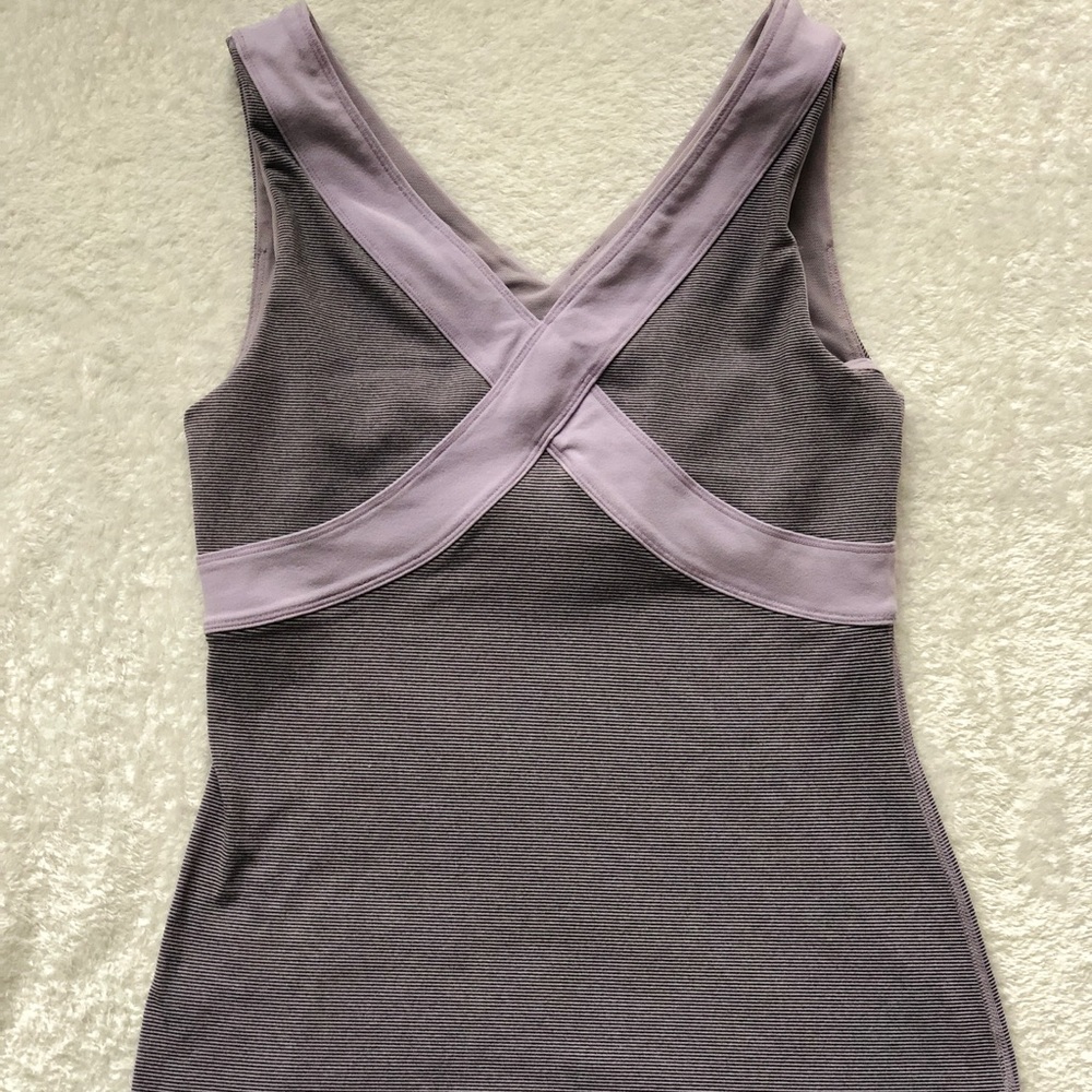 Women’s Lululemon tank